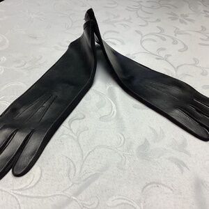 VEGAN BLACK Gloves. Nice length new old vintage stock